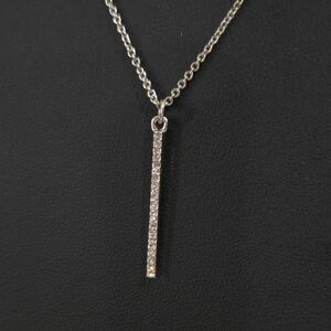 Dainty silver tone bar necklace,  Pre-owned in good condition,